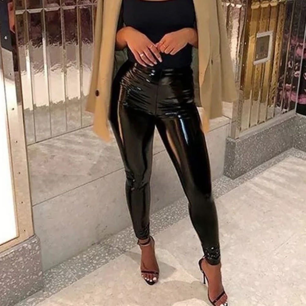 Black stretchy shiny skinny leg faux leather latex leggings